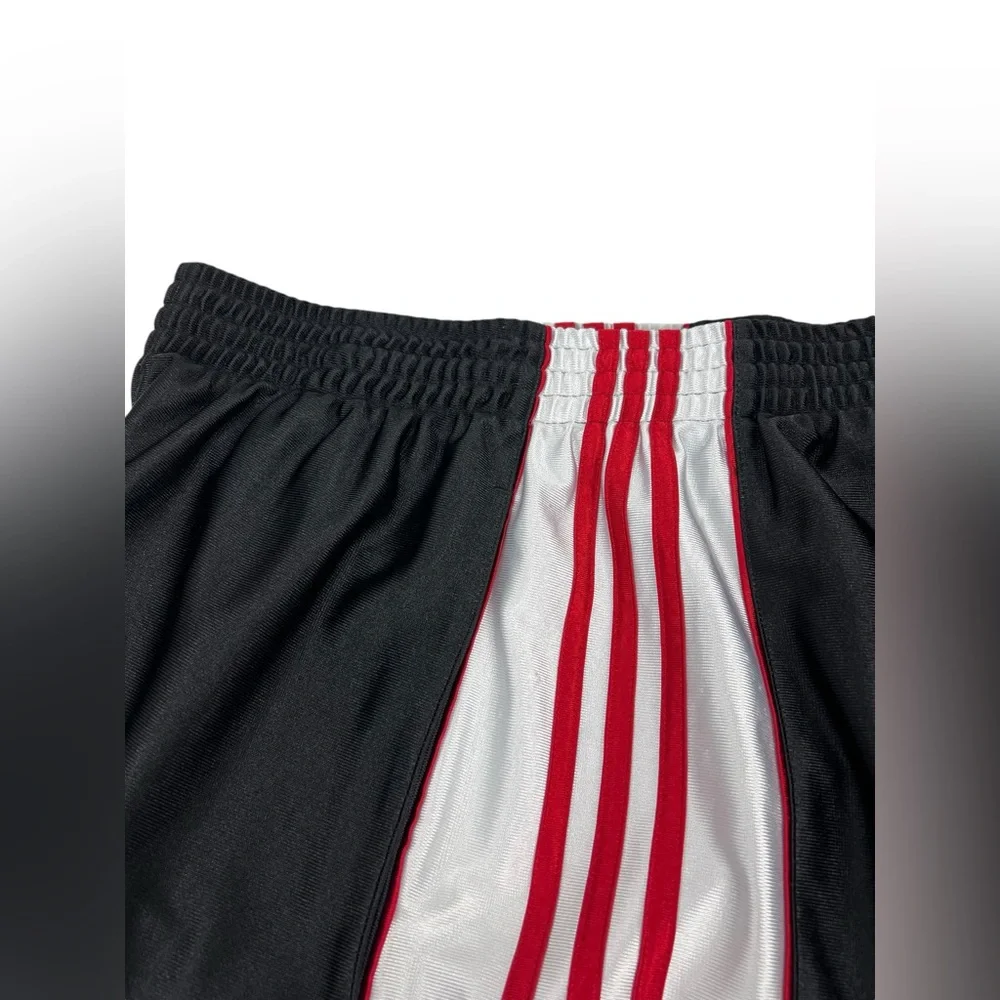 Adidas Mens XL Shorts Dazzle Shiny Y2K Basketball Pockets Black Red Striped - Picture 14 of 15